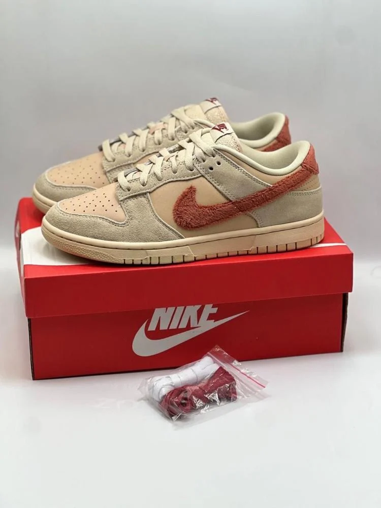 Nike SB Dunk 325